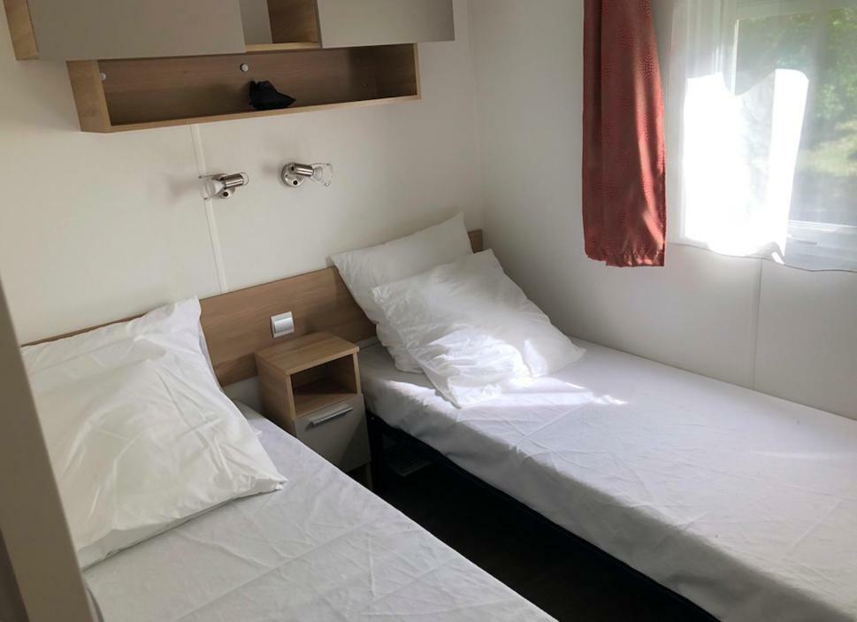 Mobil Home Proche Du Plan D'Eau D'Эмбрён Экстерьер фото